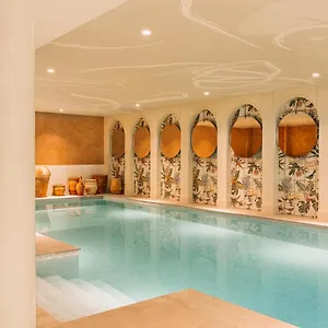 Bloom House & 4*, Parijs Frankrijk